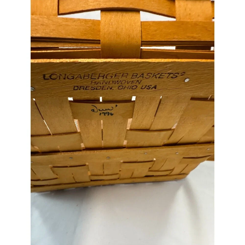 1996 Longaberger Vintage Community Basket w/Protector 14.75